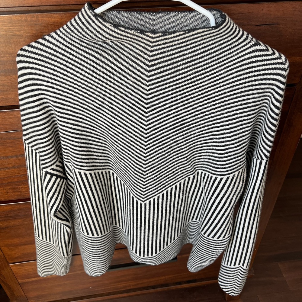 Cynthia Rowley Monochrome Striped Knit Top